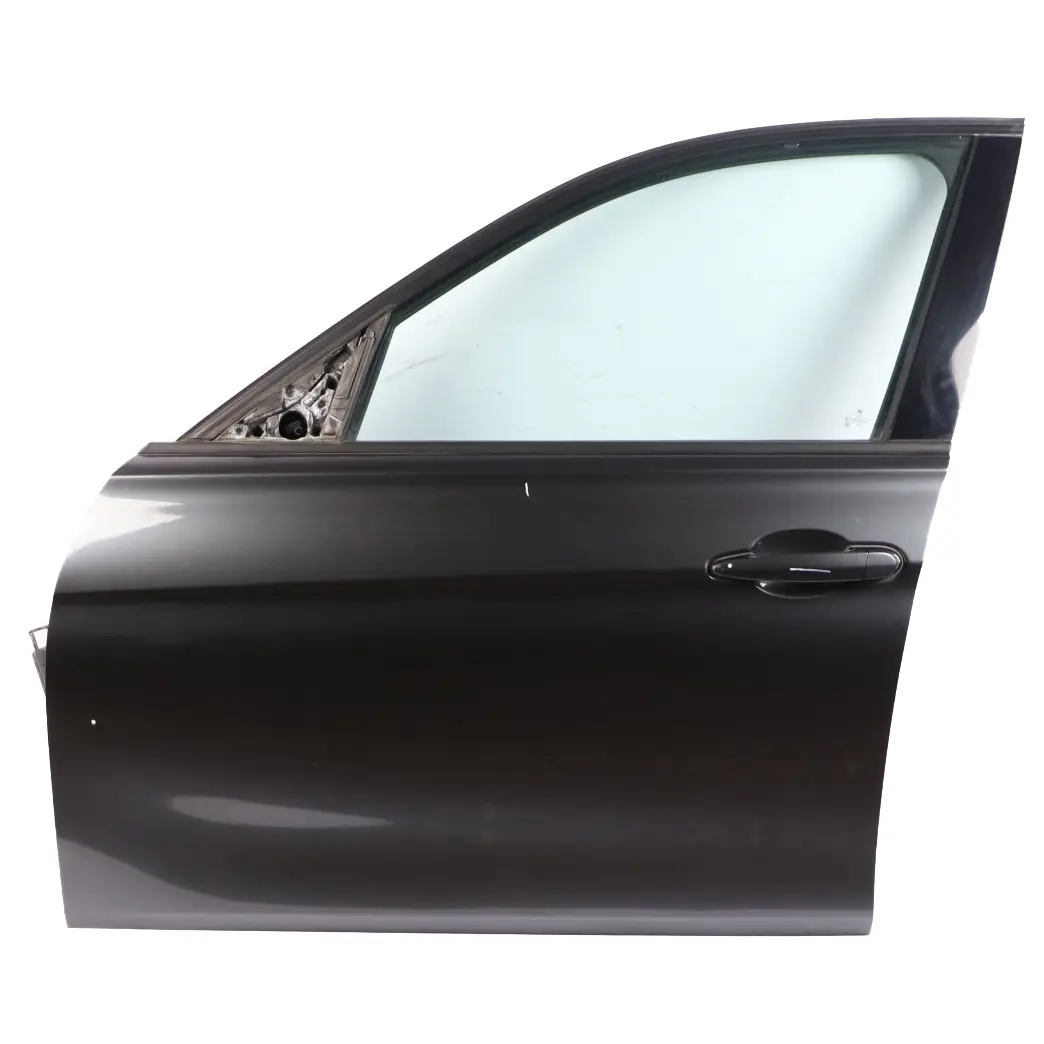 Puerta Delantera Izquierda Mineralgrau Metallic - B39 para BMW F30 F31 con número de pieza 7298565 BMW F30 F31 Puerta Delantera Izquierda Mineralgrau Metallic - B39 - SKU 7298565-MG1 - Número de pieza 7298565