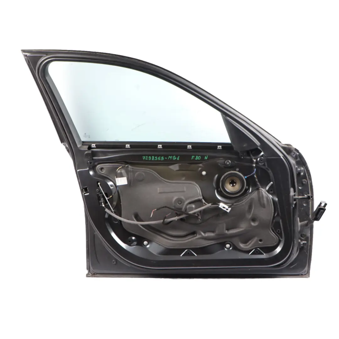 Drzwi Lewe Przednie Mineralgrau Metallic - B39 do BMW F30 o numerze 7298565 BMW F30 Drzwi Lewe Przednie Mineralgrau Metallic - B39 - SKU 7298565-MG1 - Numer Części 7298565