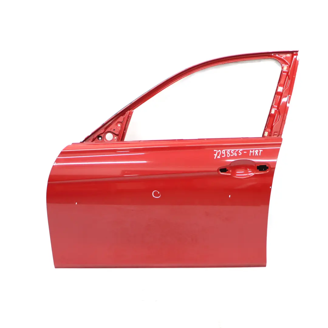Porta anteriore sinistra Melbourne Red Metallic - A75 per BMW F30 F31 con numero di parte 7298565 BMW F30 F31 Porta anteriore sinistra Melbourne Red Metallic - A75 - SKU 7298565-MRT - Numero di parte 7298565