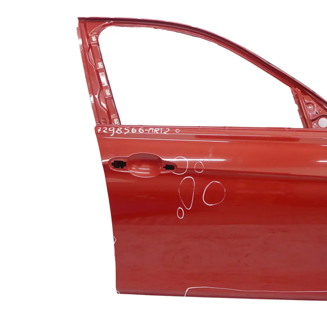 Drzwi Prawe Przednie Melbourne Red do BMW F30 F31 o numerze 7298566 BMW F30 F31 Drzwi Prawe Przednie Melbourne Red - SKU 7298566-MRT2 - Numer Części 7298566