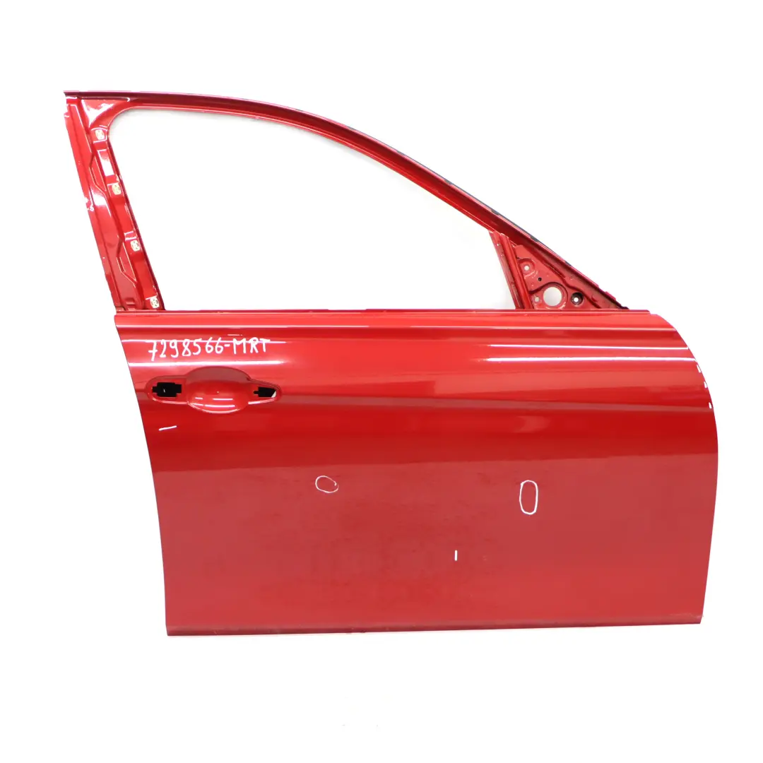 Porta anteriore destra Melbourne Rot Red Metallic - A75 per BMW F30 F31 con numero di parte 7298566 BMW F30 F31 Porta anteriore destra Melbourne Rot Red Metallic - A75 - SKU 7298566-MRT - Numero di parte 7298566