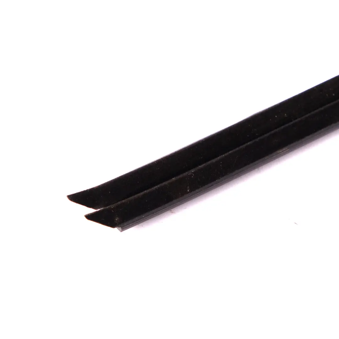 Guarnizione Porta Interna Coperchio Posteriore Destro per BMW 2 F45 Active Tourer con numero di parte 7298848 BMW 2 F45 Active Tourer Guarnizione Porta Interna Coperchio Posteriore Destro - SKU 7298848 - Numero di parte 7298848