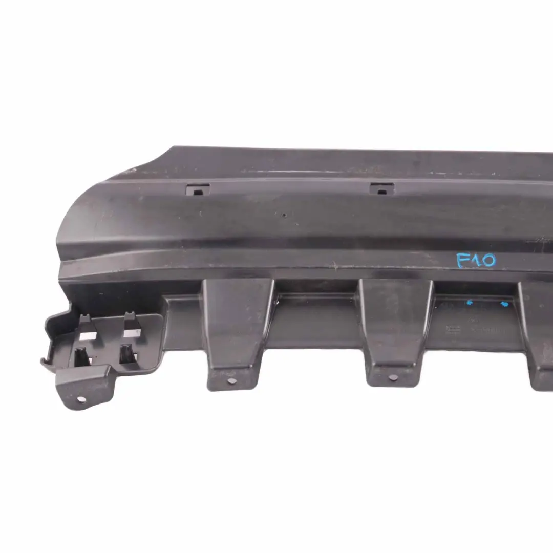 BMW F10 Ślizg Mocowanie Zderzaka Tył 7204017 - SKU 7299970 - Numer Części 7299970