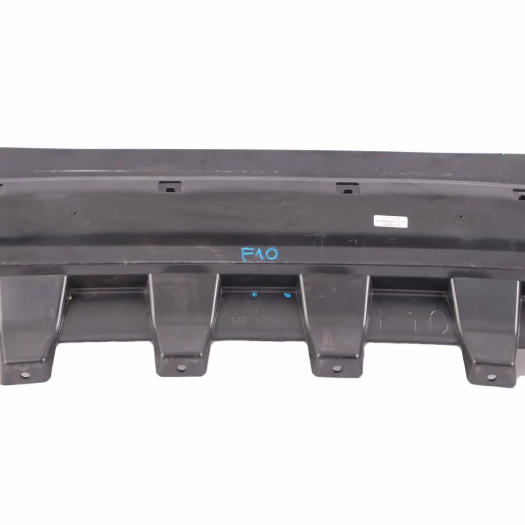 BMW F10 Parachoques Adaptador Tapa Trasera Soporte Medio Panel 7204017 - SKU 7299970 - Número de pieza 7299970
