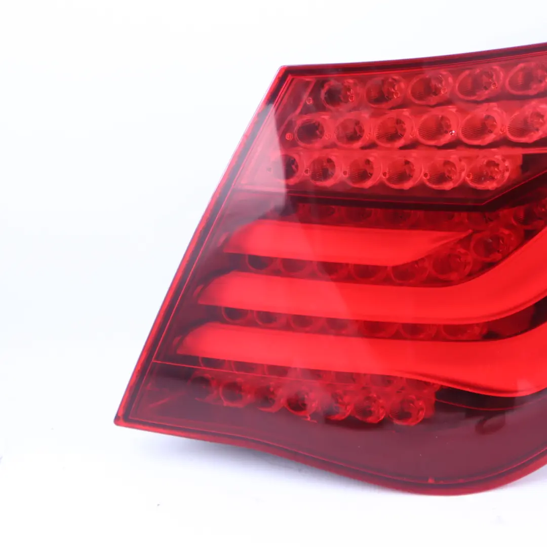  Feu Arrière BMW F01 F02 LCI Saloon Light In The Side Panel Right O/S - SKU 7300268 - Numéro de pièce 7300268