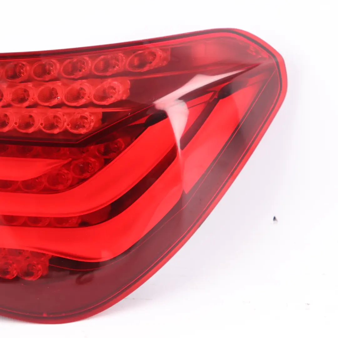  Feu Arrière BMW F01 F02 LCI Saloon Light In The Side Panel Right O/S - SKU 7300268 - Numéro de pièce 7300268