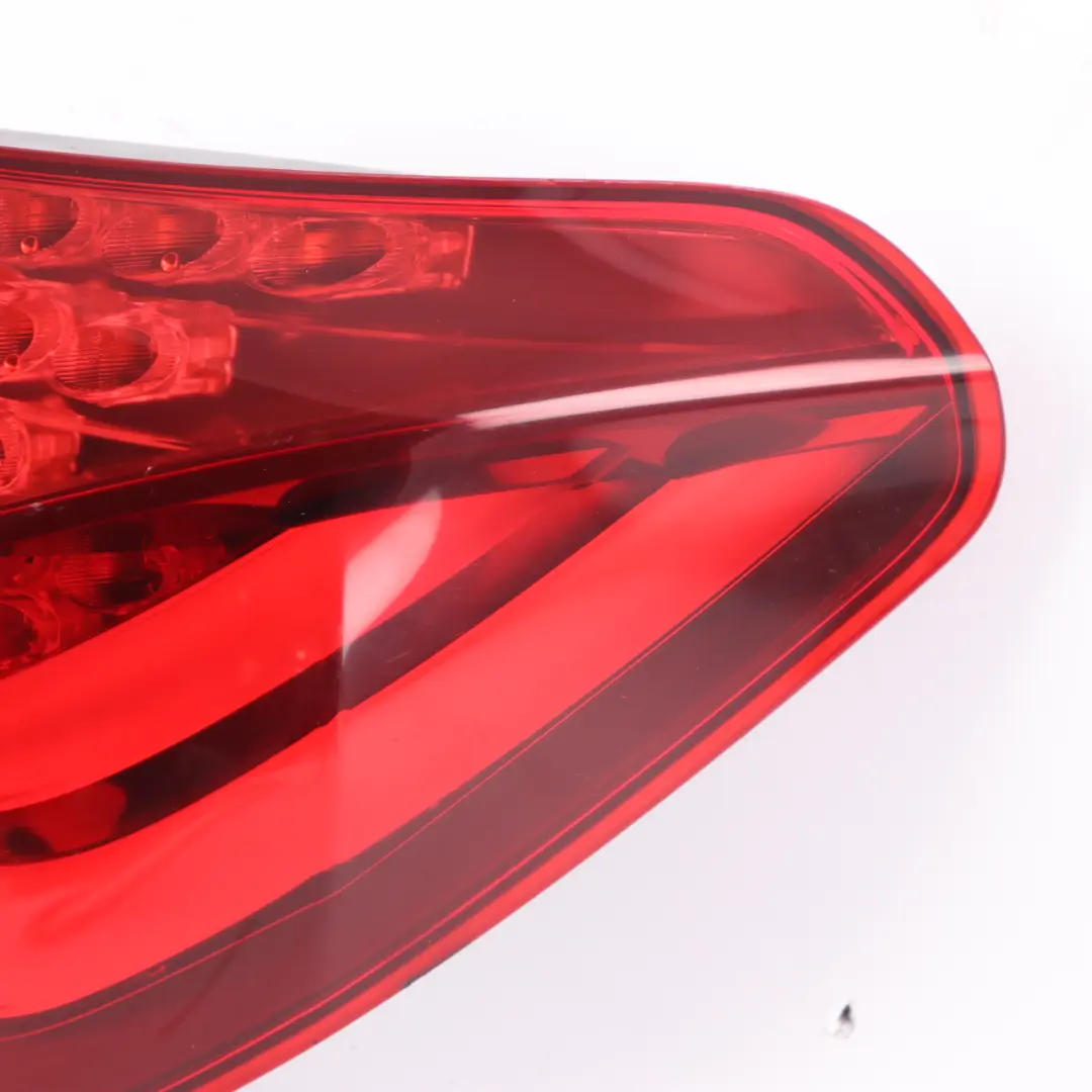  Feu Arrière BMW F01 F02 LCI Saloon Light In The Side Panel Right O/S - SKU 7300268 - Numéro de pièce 7300268