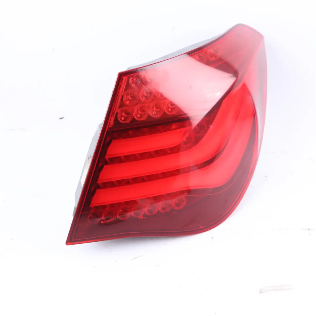 Lampada Posteriore BMW F01 F02 LCI Berlina Luce Pannello Laterale Destro per con numero di parte 7300268 Lampada Posteriore BMW F01 F02 LCI Berlina Luce Pannello Laterale Destro - SKU 7300268 - Numero di parte 7300268