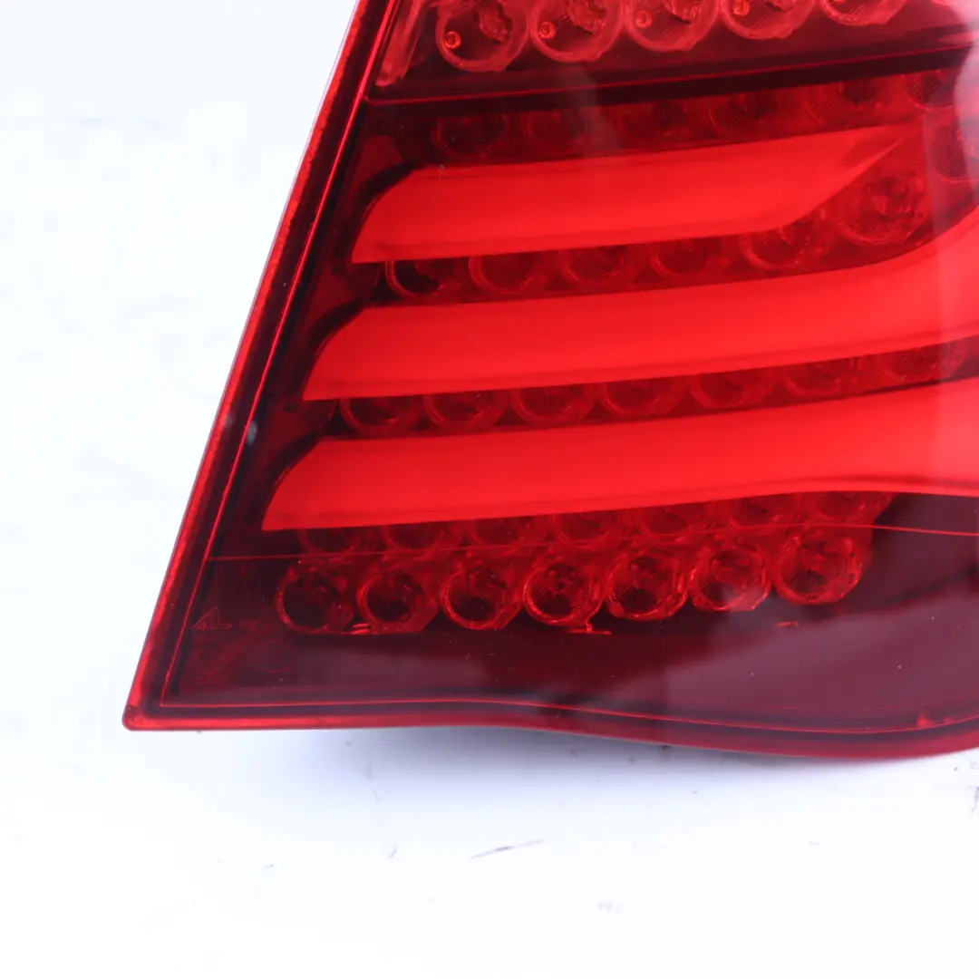  Feu Arrière BMW F01 F02 LCI Saloon Light In The Side Panel Right O/S - SKU 7300268 - Numéro de pièce 7300268