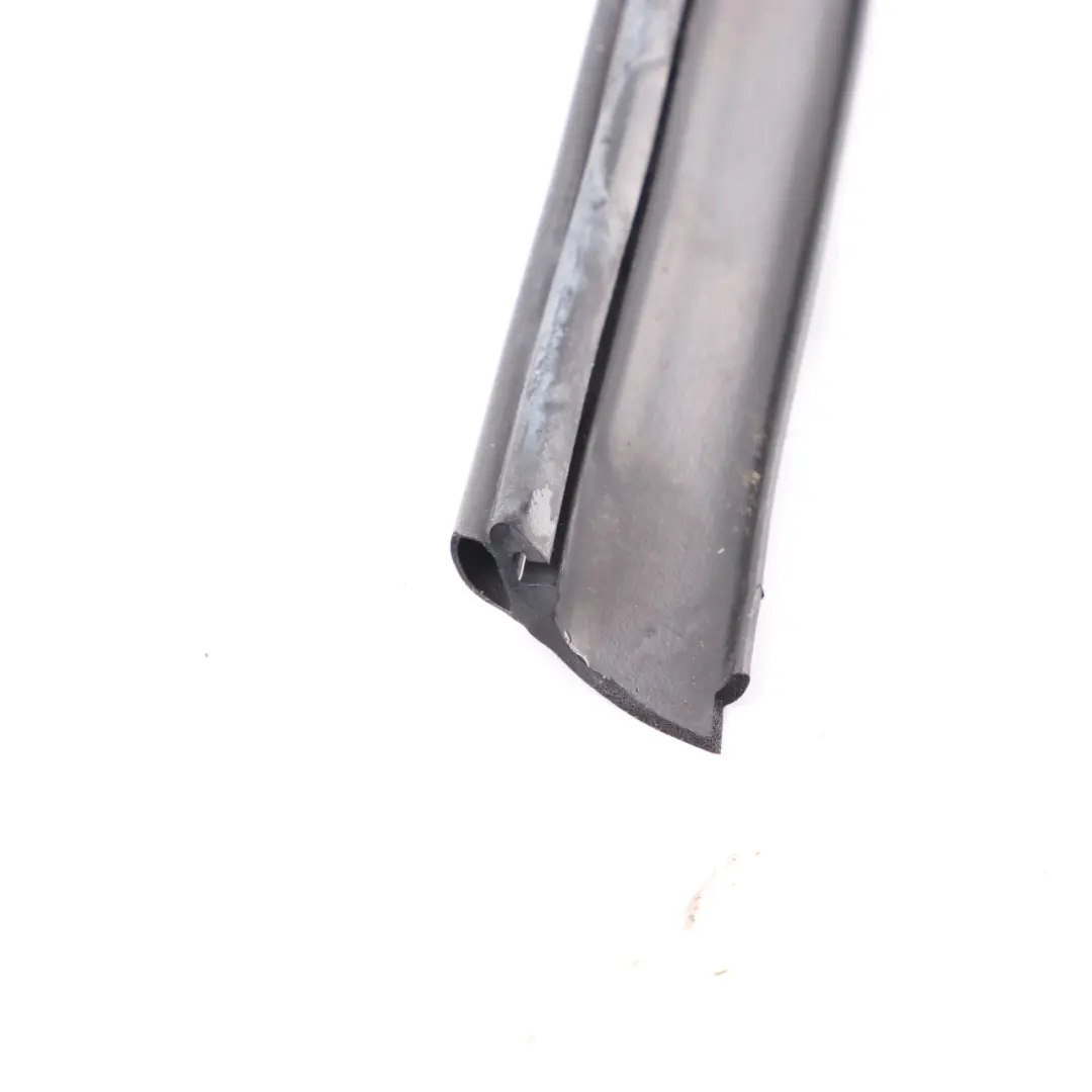 Front Engine Bonnet Hood Seal Gasket Sealing Rubber to BMW F45 with Part number 7300515 BMW F45 Front Engine Bonnet Hood Seal Gasket Sealing Rubber - SKU 7300515 - Part number 7300515