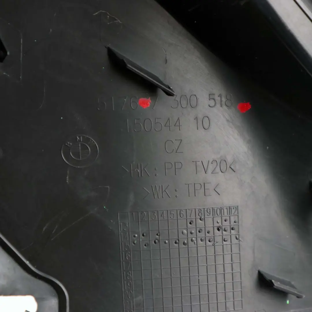 Junta Goma Guardabarros Panel Aleta Delantera Derecha para BMW F45 F46 con número de pieza 7300518 BMW F45 F46 Junta Goma Guardabarros Panel Aleta Delantera Derecha - SKU 7300518 - Número de pieza 7300518