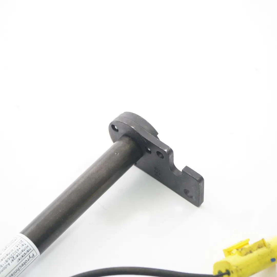 Protezione attiva pedoni PTS Attuatore cofano sinistro per BMW 2 F45 con numero di parte 7300537 BMW 2 F45 Protezione attiva pedoni PTS Attuatore cofano sinistro - SKU 7300537 - Numero di parte 7300537