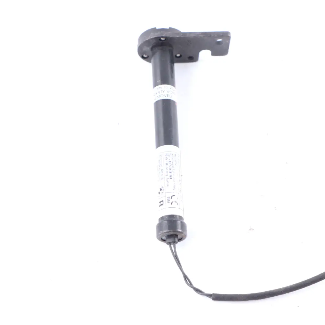 Protection Active des Piétons PTS Actionneur Capot Droit pour BMW F45 à propos du numéro de pièce 7300538 BMW F45 Protection Active des Piétons PTS Actionneur Capot Droit - SKU 7300538-1 - Numéro de pièce 7300538