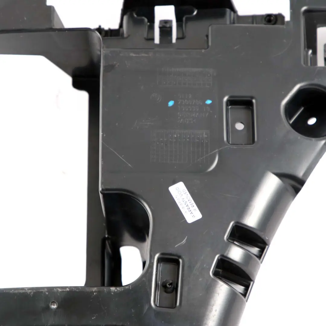 Guía de parachoques BMW F45 trasera derecha lateral soporte de montaje - SKU 7300786 - Número de pieza 7300786
