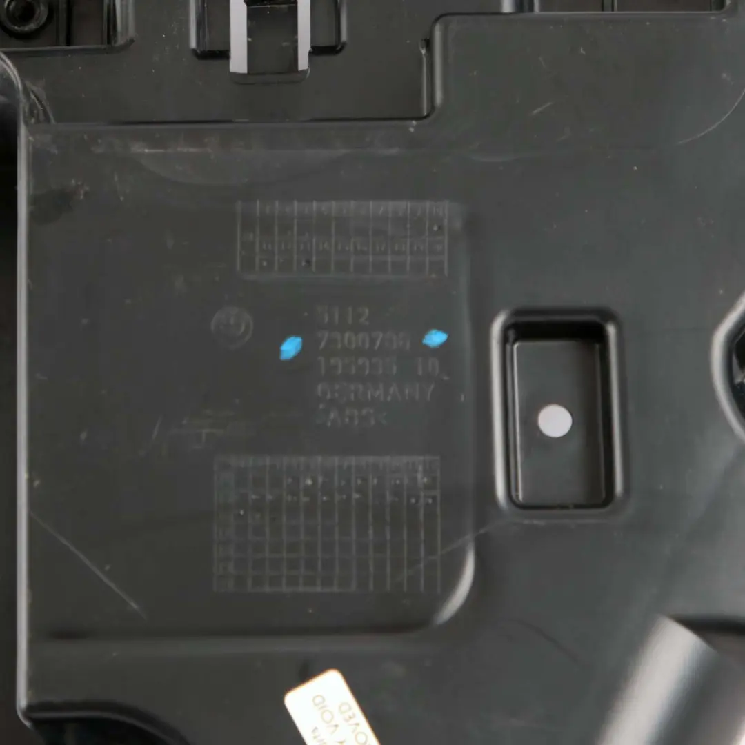  Guía de parachoques BMW F45 trasera derecha lateral soporte de montaje - SKU 7300786 - Número de pieza 7300786