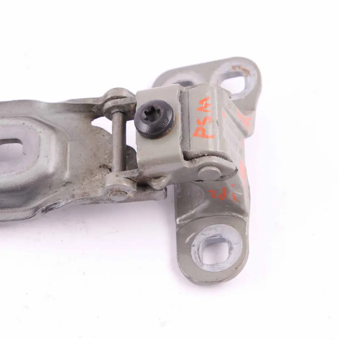 Charnière Couvercle Coffre Arrière Droite Argent Platine C08 pour BMW F45 à propos du numéro de pièce 7300810 BMW F45 Charnière Couvercle Coffre Arrière Droite Argent Platine C08 - SKU 7300810-PSM - Numéro de pièce 7300810
