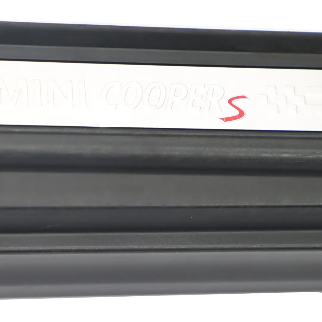 Derecho Faldón lateral Puerta Cubierta Panel Negro para Mini F56 Cooper S con número de pieza 7300818 Mini F56 Cooper S Derecho Faldón lateral Puerta Cubierta Panel Negro - SKU 7300818-1 - Número de pieza 7300818