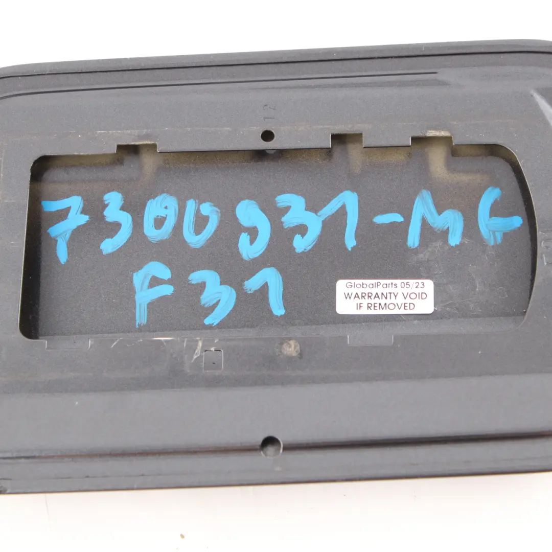 Tappo copertura sportello serbatoio carburante Grey Metallic B39 per BMW F31 con numero di parte 7300931 BMW F31 Tappo copertura sportello serbatoio carburante Grey Metallic B39 - SKU 7300931-MG - Numero di parte 7300931