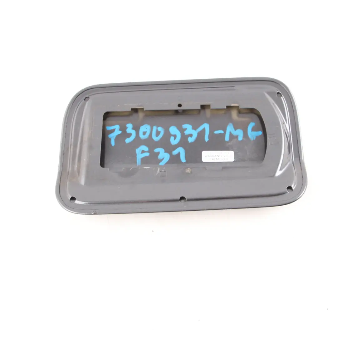 Tappo copertura sportello serbatoio carburante Grey Metallic B39 per BMW F31 con numero di parte 7300931 BMW F31 Tappo copertura sportello serbatoio carburante Grey Metallic B39 - SKU 7300931-MG - Numero di parte 7300931