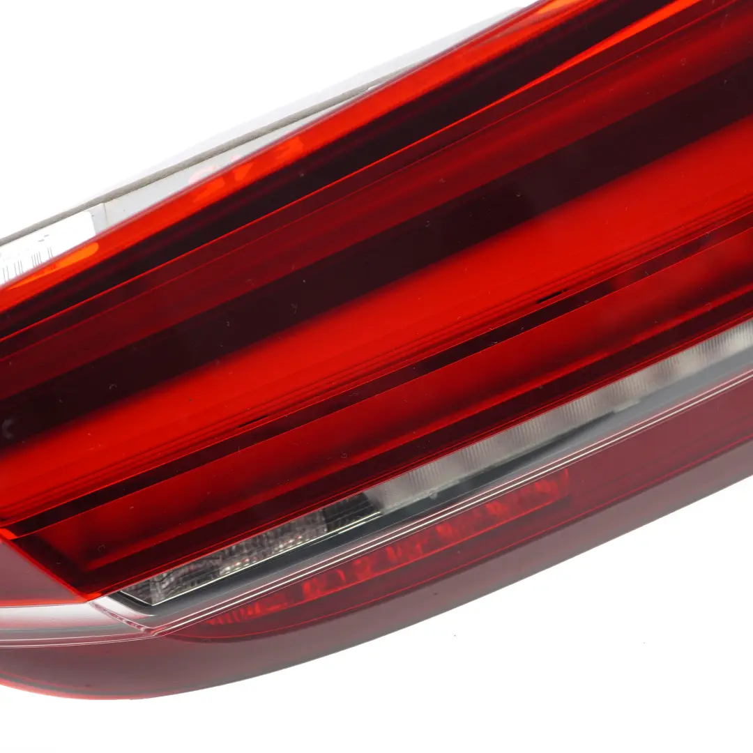 Lampada posteriore BMW X5 F15 F85 Luce destra Portellone bagagliaio per con numero di parte 7301272 Lampada posteriore BMW X5 F15 F85 Luce destra Portellone bagagliaio - SKU 7301272 - Numero di parte 7301272