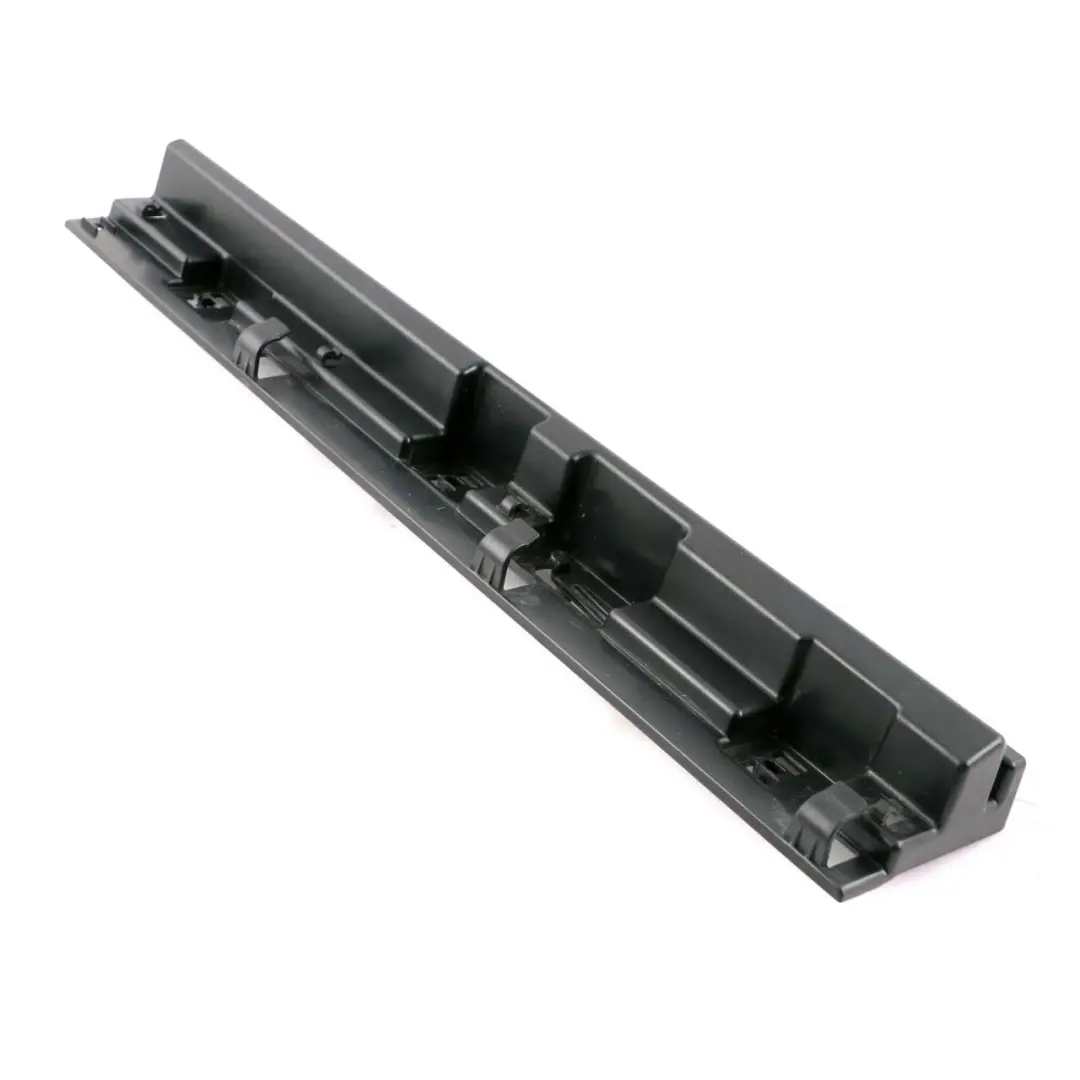 Plaque de seuil gauche Support de plaque d'immatriculation avant pour BMW F45 F46 à propos du numéro de pièce 7301939 BMW F45 F46 Plaque de seuil gauche Support de plaque d'immatriculation avant - SKU 7301939 - Numéro de pièce 7301939