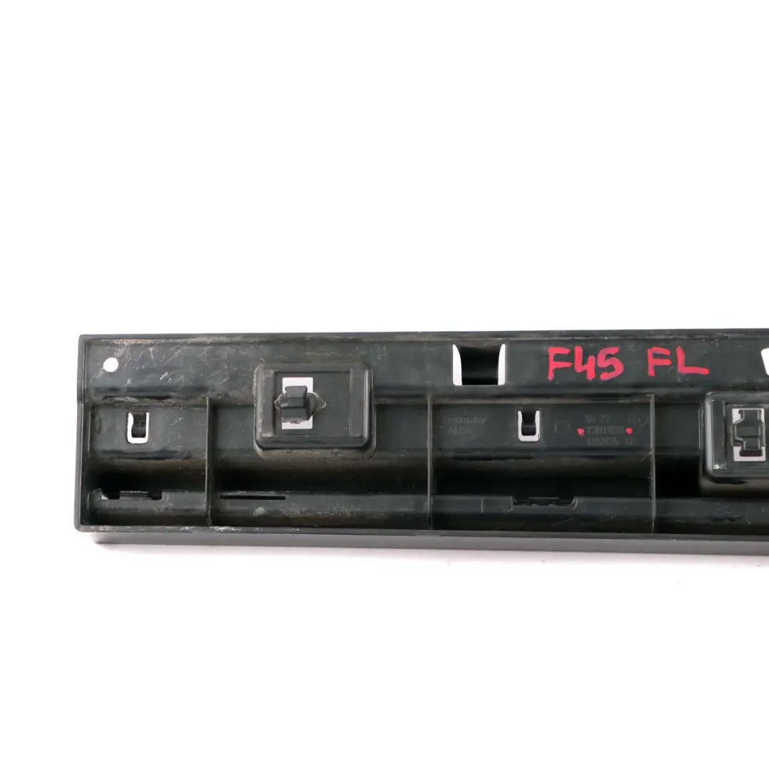 Links Schwellerleiste Trim Panel Frontplatte Halterung für BMW F45 F46 mit Teilenummer 7301939 BMW F45 F46 Links Schwellerleiste Trim Panel Frontplatte Halterung - SKU 7301939 - Teilenummer 7301939
