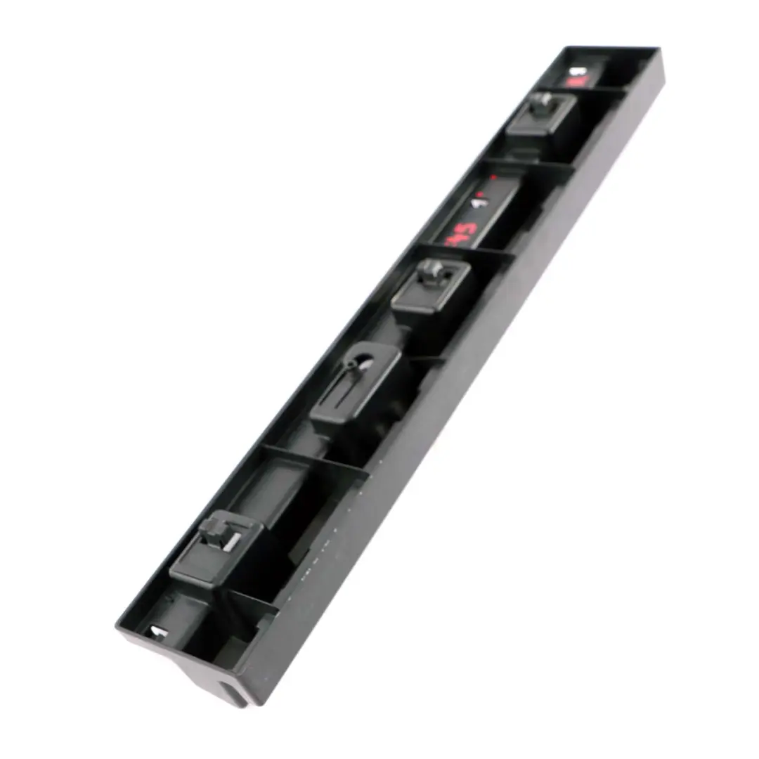 Destra Striscia della soglia della gonna Porta targa anteriore per BMW F45 F46 con numero di parte 7301940 BMW F45 F46 Destra Striscia della soglia della gonna Porta targa anteriore - SKU 7301940 - Numero di parte 7301940