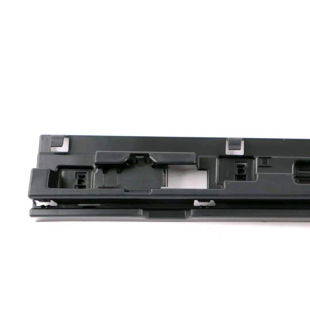 Izquierda Sill Franja Faldón Falda Medio Soporte de la placa montaje para BMW F45 F46 con número de pieza 7301941 BMW F45 F46 Izquierda Sill Franja Faldón Falda Medio Soporte de la placa montaje - SKU 7301941 - Número de pieza 7301941