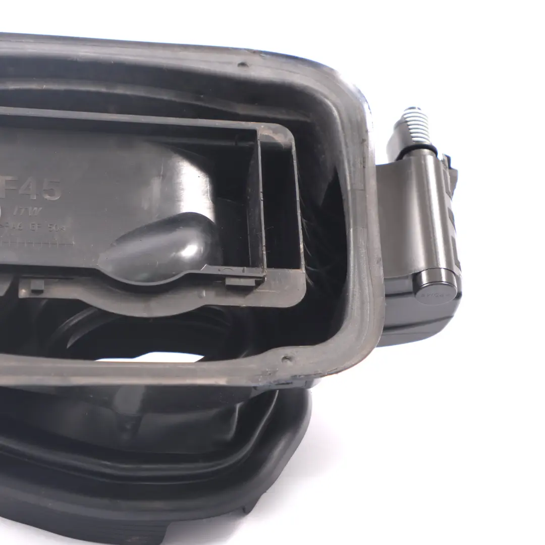 Llenado combustible Tapa Portapotes Relleno Tapa Alojamiento para BMW F45 F46 con número de pieza 7302255 BMW F45 F46 Llenado combustible Tapa Portapotes Relleno Tapa Alojamiento - SKU 7302255 - Número de pieza 7302255