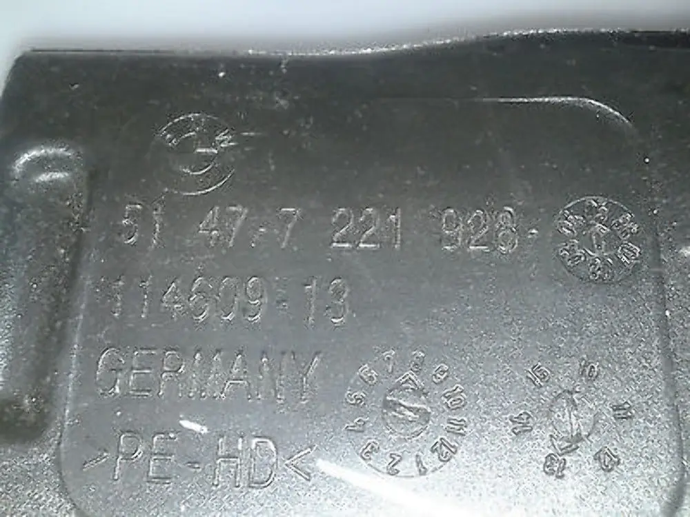 Heater Duct Rear Right to BMW 1 2 3 4 Series F20 F21 F22 F23 F30 F31 F32 F33 34 F36 with Part number 64227302852 BMW 1 2 3 4 Series F20 F21 F22 F23 F30 F31 F32 F33 34 F36 Heater Duct Rear Right - SKU 7302852 - Part number 64227302852