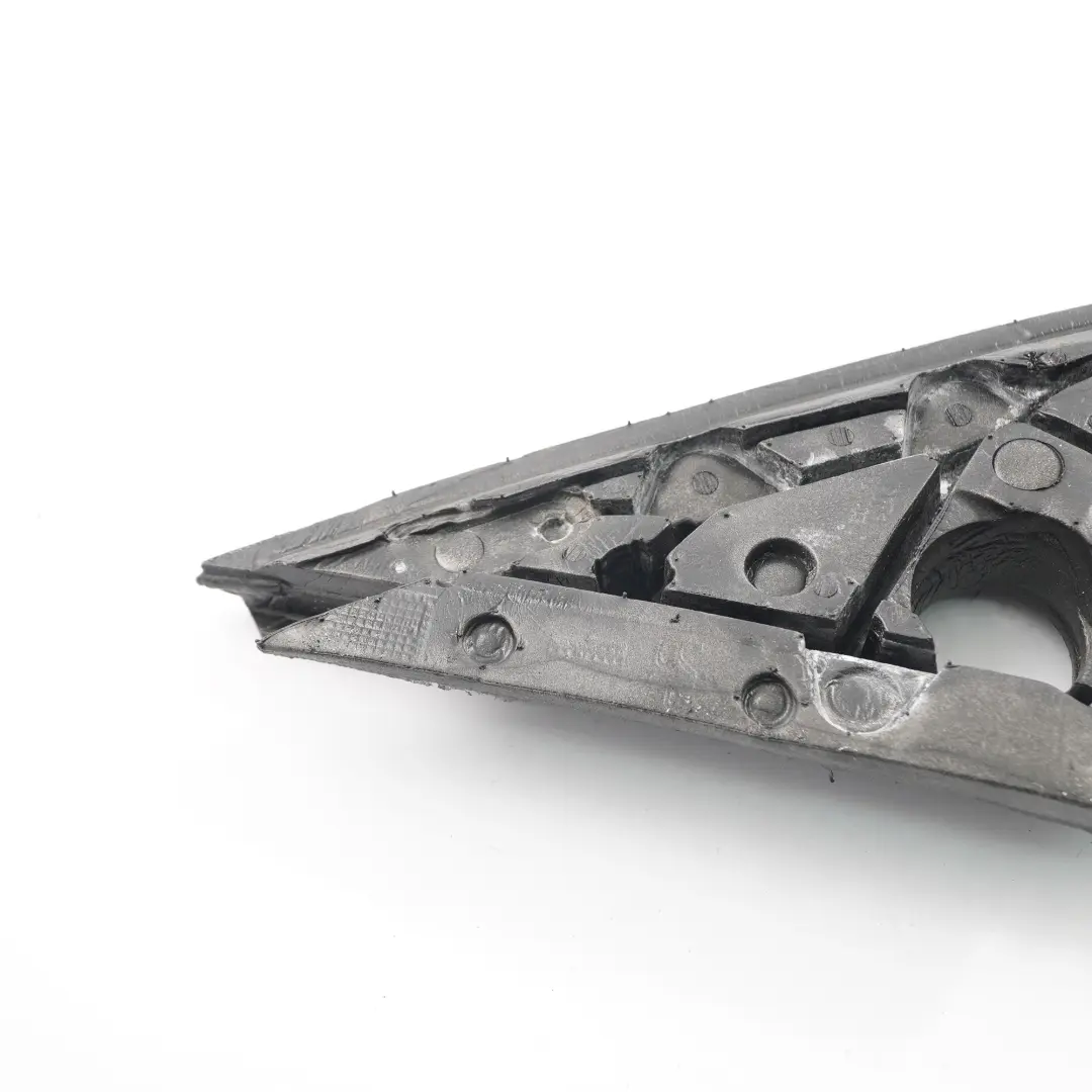 Dichtung Spiegel Dreieck außen vorne rechts für BMW X5 F15 mit Teilenummer 7303920 BMW X5 F15 Dichtung Spiegel Dreieck außen vorne rechts - SKU 7303920 - Teilenummer 7303920