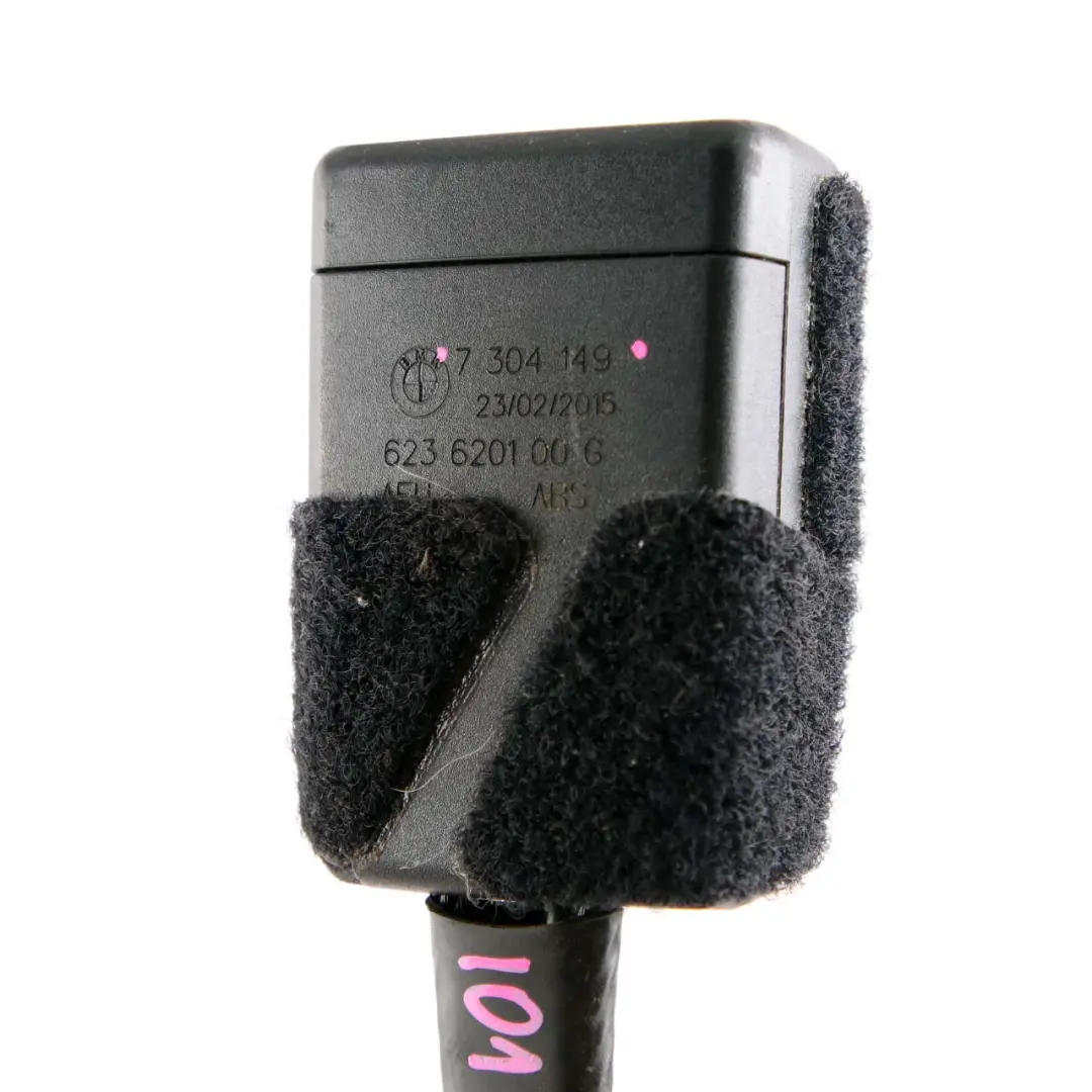 BMW i3 I01 i8 I12 Hebilla tensor inferior cinturón seguridad delantero izquierdo - SKU 7304149 - Número de pieza 7304149