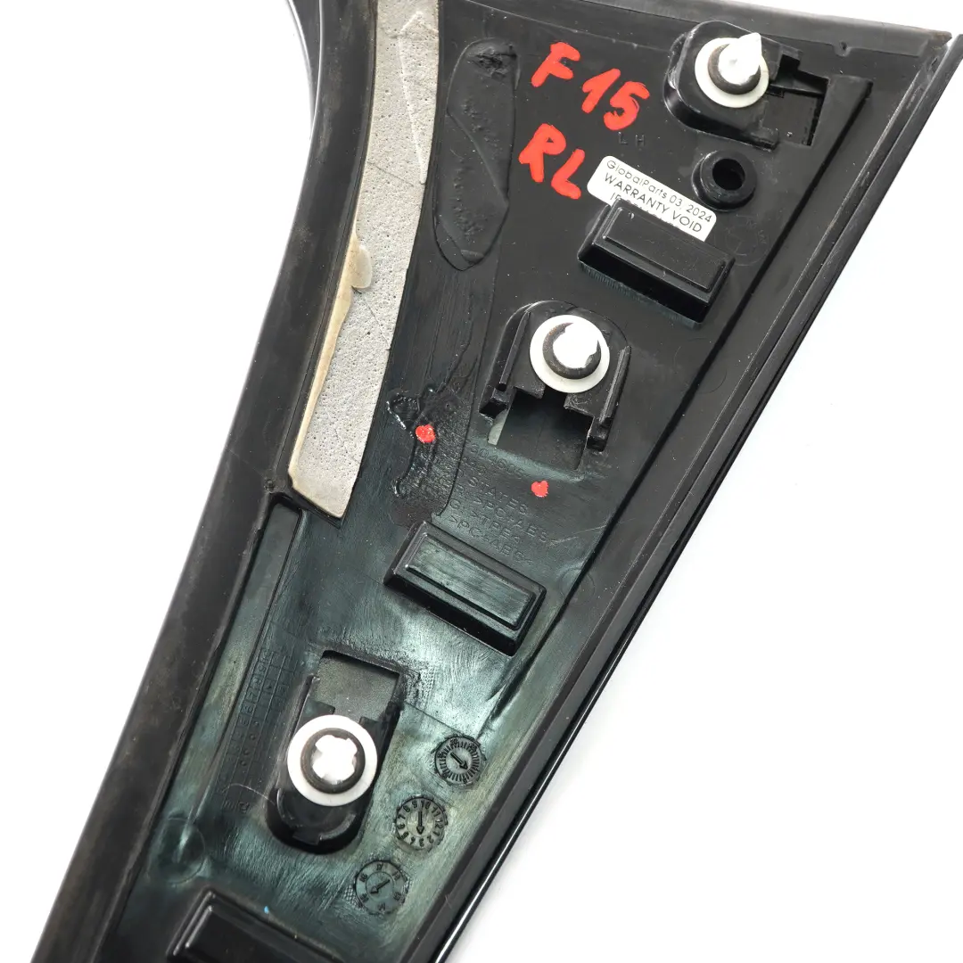 BMW X5 F15 Panneau d'habillage de coffre de hayon arrière gauche Noir - SKU 7304605 - Numéro de pièce 7304605