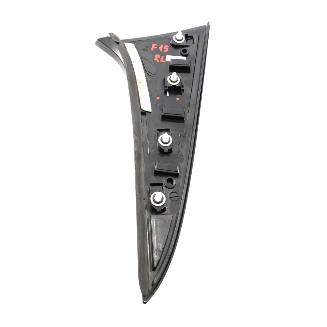 Panneau d'habillage de coffre de hayon arrière gauche Noir pour BMW X5 F15 à propos du numéro de pièce 7304605 BMW X5 F15 Panneau d'habillage de coffre de hayon arrière gauche Noir - SKU 7304605 - Numéro de pièce 7304605