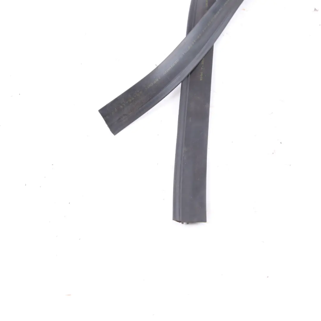 Uszczelka Gumowa Listwa Dachu do BMW I3 I01 o numerze 7305025 BMW I3 I01 Uszczelka Gumowa Listwa Dachu - SKU 7305025 - Numer Części 7305025