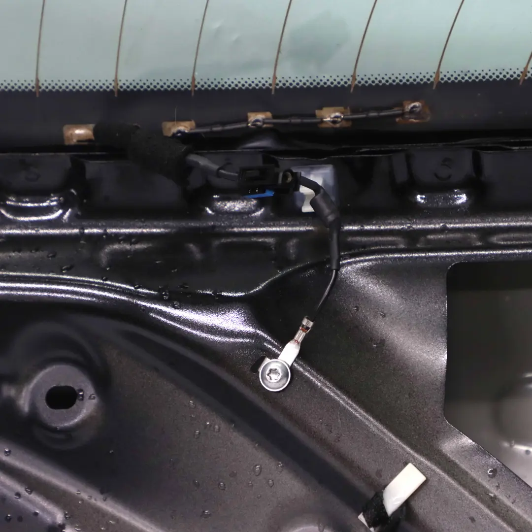 Klapa Tylna Pokrywa Bagażnika Czarna Black Sapphire - 475 do BMW F20 F21 o numerze 7305470 BMW F20 F21 Klapa Tylna Pokrywa Bagażnika Czarna Black Sapphire - 475 - SKU 7305470-BS2 - Numer Części 7305470