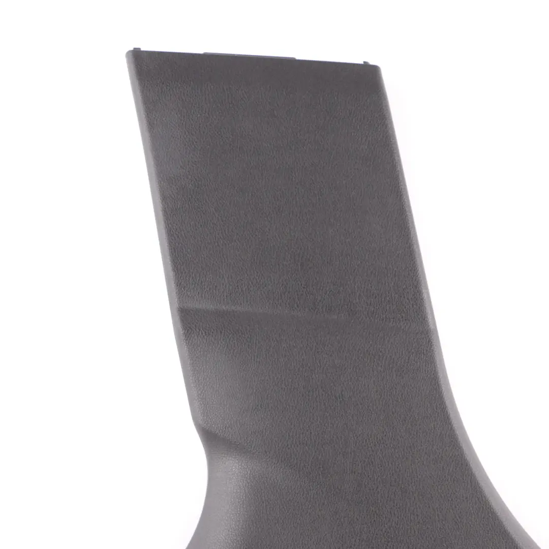 Cubierta Panel Pilar Centro Inferior Columna Izquierda Negro 7276831 para BMW F34 GT con número de pieza 7305523 BMW F34 GT Cubierta Panel Pilar Centro Inferior Columna Izquierda Negro 7276831 - SKU 7305523 - Número de pieza 7305523