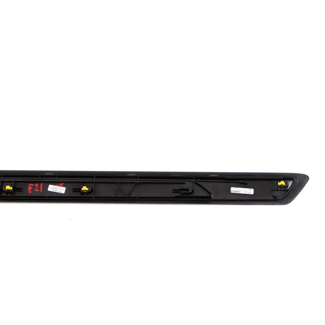 Puerta de Entrada Sill Tira Kick Cubierta Trim Urbano para BMW F21 LCI con número de pieza 7305884 BMW F21 LCI Puerta de Entrada Sill Tira Kick Cubierta Trim Urbano - SKU 7305884 - Número de pieza 7305884