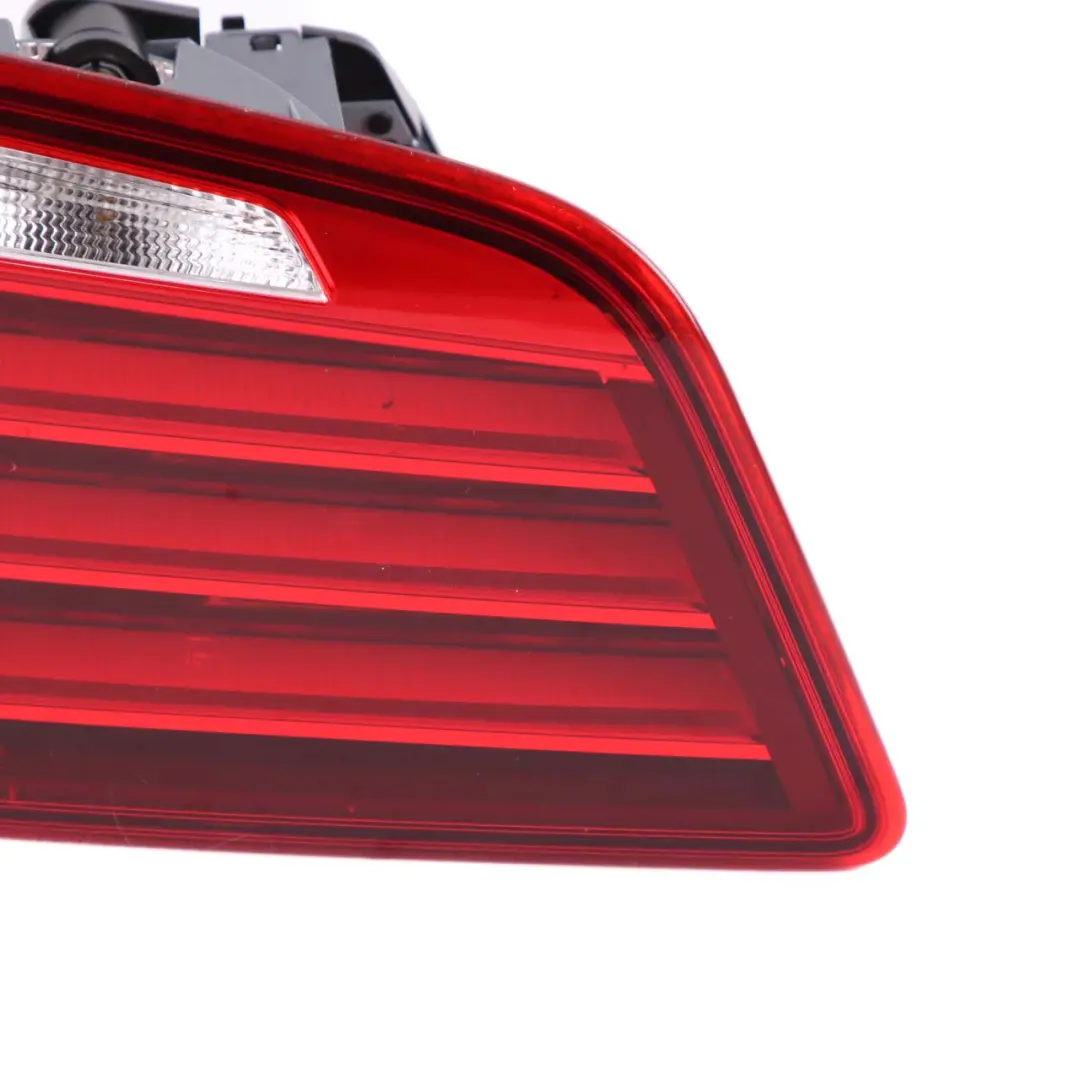 F10N LCI Rücklicht im Kofferraumdeckel links für BMW F10 mit Teilenummer 7306163 BMW F10 F10N LCI Rücklicht im Kofferraumdeckel links - SKU 7306163 - Teilenummer 7306163
