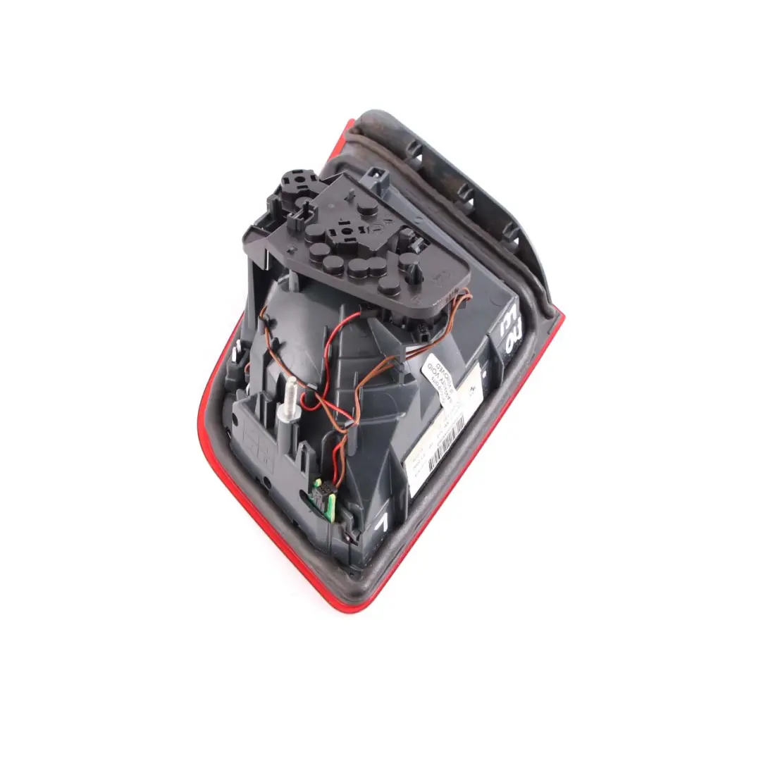 BMW F10 F10N LCI Luz Trasera En Tapa De Maletero Izquierda - SKU 7306163 - Número de pieza 7306163