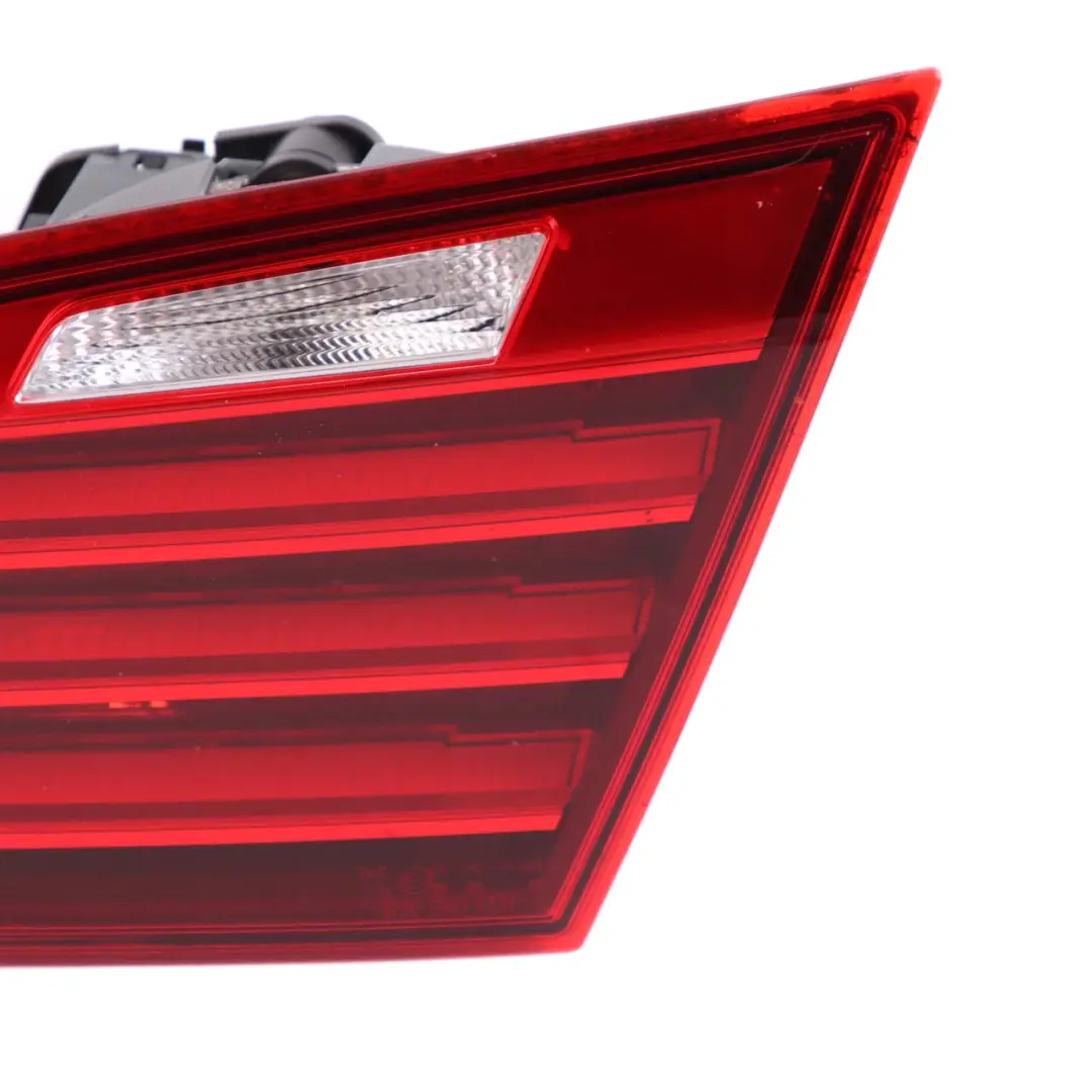 F10N LCI Feu Arrière Dans le Couvercle du Coffre Droite pour BMW F10 à propos du numéro de pièce 7306164 BMW F10 F10N LCI Feu Arrière Dans le Couvercle du Coffre Droite - SKU 7306164 - Numéro de pièce 7306164