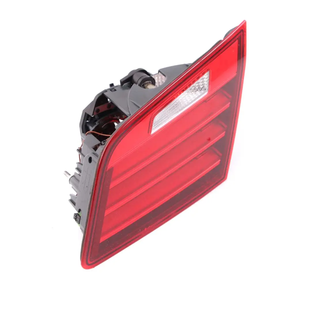 BMW F10 F10N LCI Feu Arrière Dans le Couvercle du Coffre Droite - SKU 7306164 - Numéro de pièce 7306164