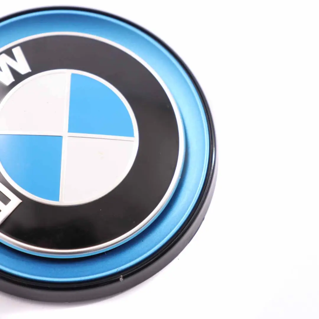 Emblema del coperchio del bagagliaio Logo posteriore per BMW i3 I01 con numero di parte 7306454 BMW i3 I01 Emblema del coperchio del bagagliaio Logo posteriore - SKU 7306454-1 - Numero di parte 7306454