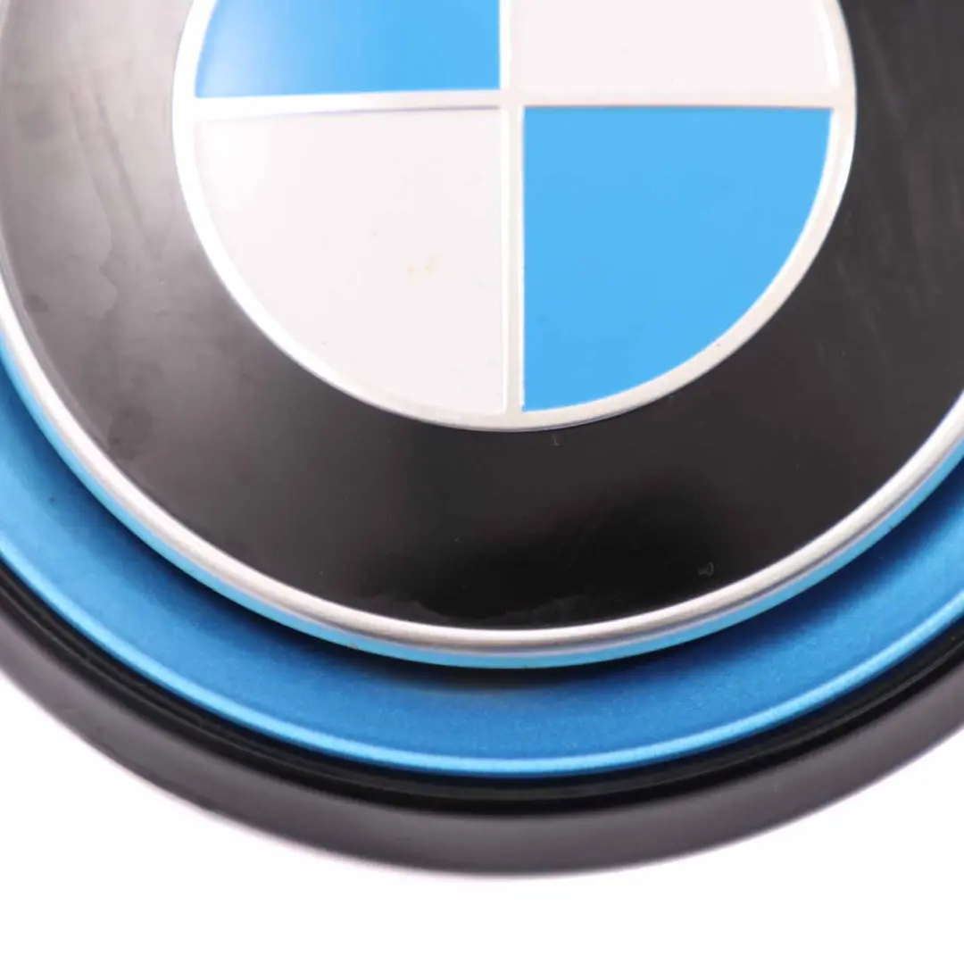 Emblema del coperchio del bagagliaio Logo posteriore per BMW i3 I01 con numero di parte 7306454 BMW i3 I01 Emblema del coperchio del bagagliaio Logo posteriore - SKU 7306454-1 - Numero di parte 7306454