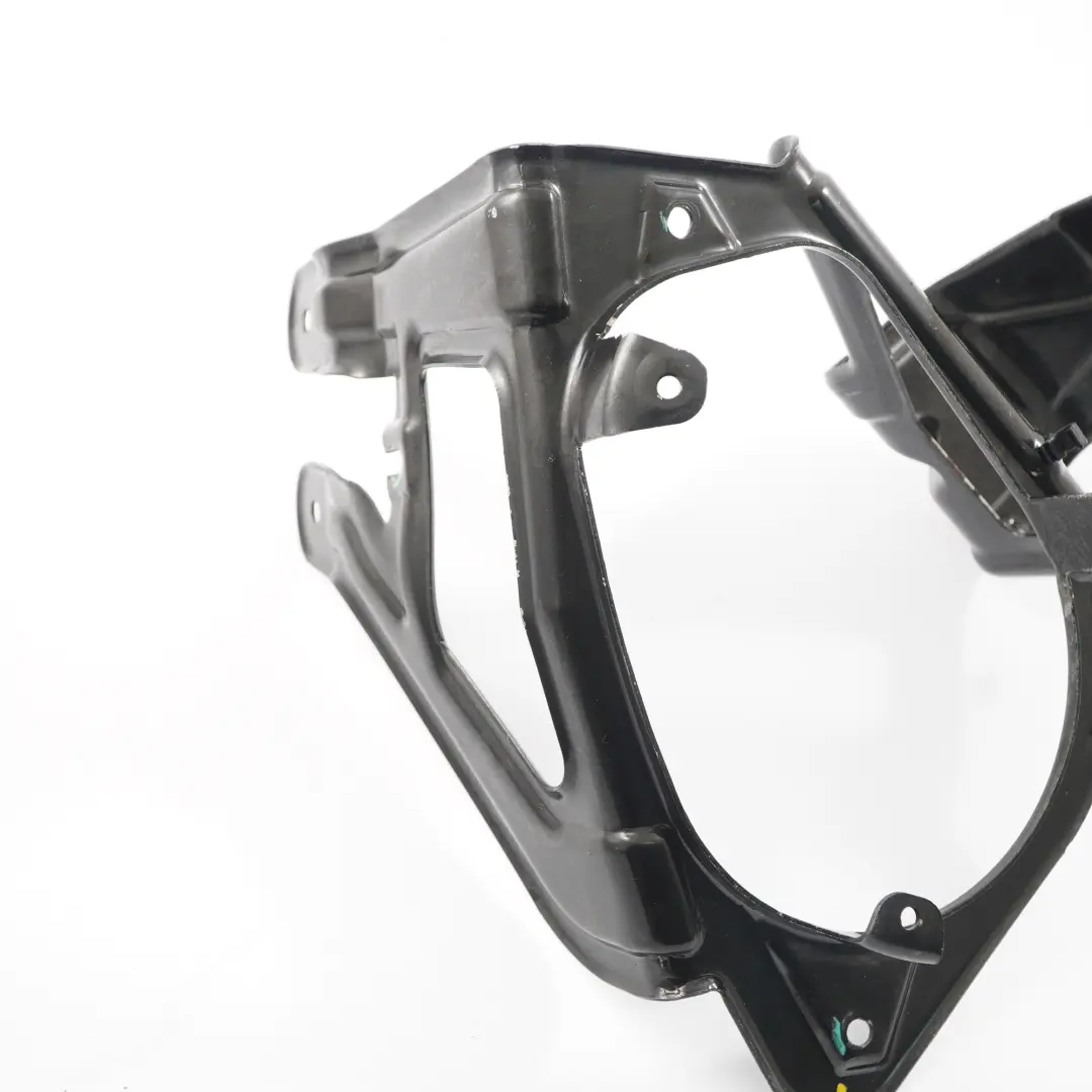 Soporte Depósito AdBlue BMW X5 F15 X6 F16 Soporte Depósito Aditivo para con número de pieza 7307702 Soporte Depósito AdBlue BMW X5 F15 X6 F16 Soporte Depósito Aditivo - SKU 7307702 - Número de pieza 7307702