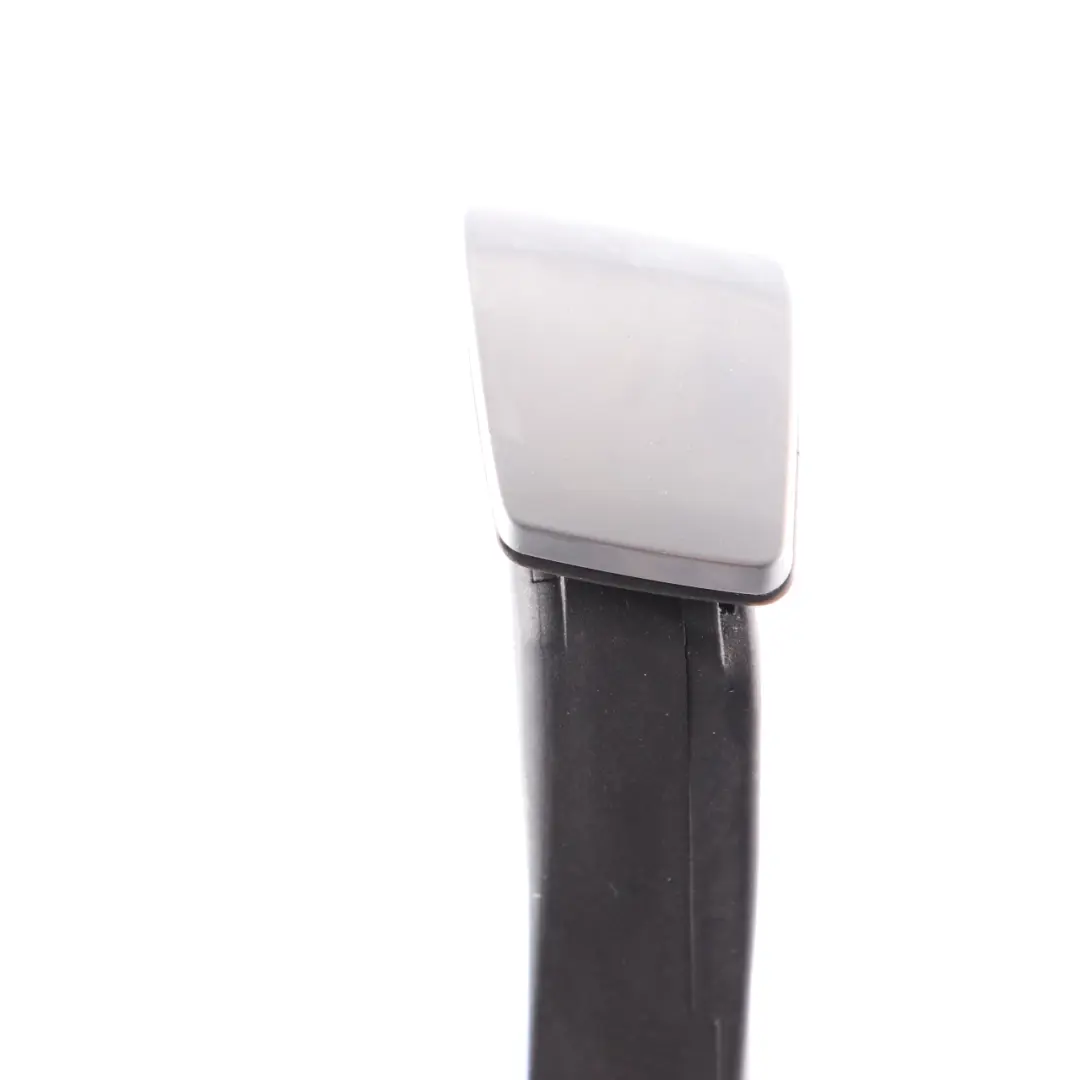 Avvolgitore braccio cintura di sicurezza destro Motore cromato per BMW F32 con numero di parte 7307916 BMW F32 Avvolgitore braccio cintura di sicurezza destro Motore cromato - SKU 7307916 - Numero di parte 7307916