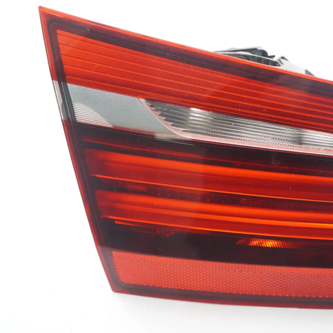 Lampa Lewy Tył Lewa Tylna W Klapę do BMW F45 o numerze 7311041 BMW F45 Lampa Lewy Tył Lewa Tylna W Klapę - SKU 7311041 - Numer Części 7311041