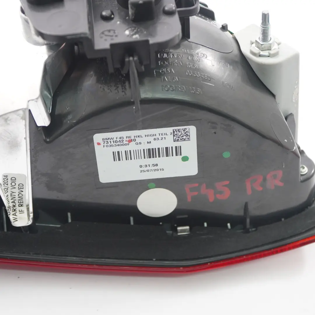 BMW F45 Feu arrière Feu droit Couvercle coffre Coffre hayon - SKU 7311042 - Numéro de pièce 7311042