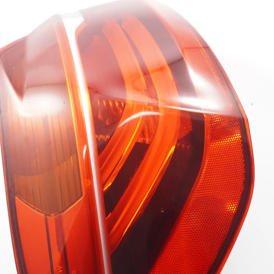 Luz Trasera Panel Lateral Izquierda Luz Trasera para BMW F45 con número de pieza 7311059 BMW F45 Luz Trasera Panel Lateral Izquierda Luz Trasera - SKU 7311059 - Número de pieza 7311059