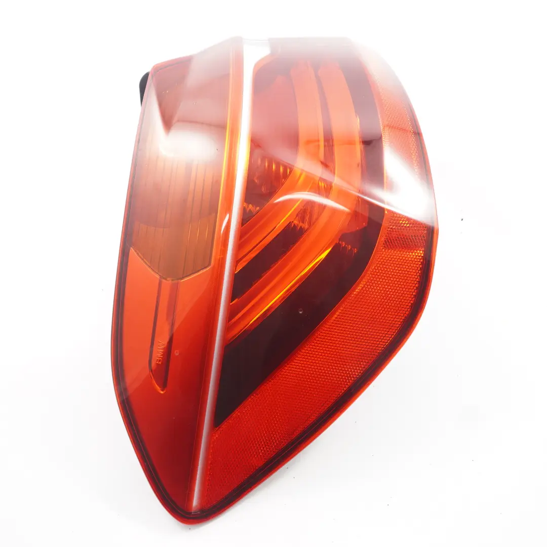 Luz Trasera Panel Lateral Izquierda Luz Trasera para BMW F45 con número de pieza 7311059 BMW F45 Luz Trasera Panel Lateral Izquierda Luz Trasera - SKU 7311059 - Número de pieza 7311059